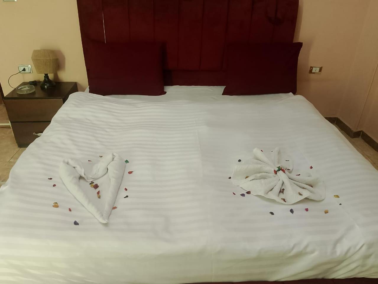 Pyramid Stars Inn Nazlet el-Sîsi 外观 照片